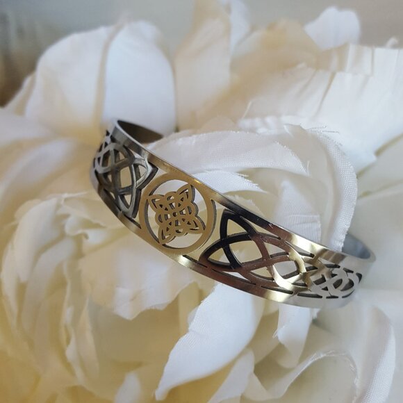 NEW! CELTIC Knot STAINLESS STEEL BRACELET - Picture 2 of 6